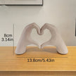 GOLD Elegant Heart-shaped Sculpture: Pure lines capture love, accompanying you in writing tender everyday moments.