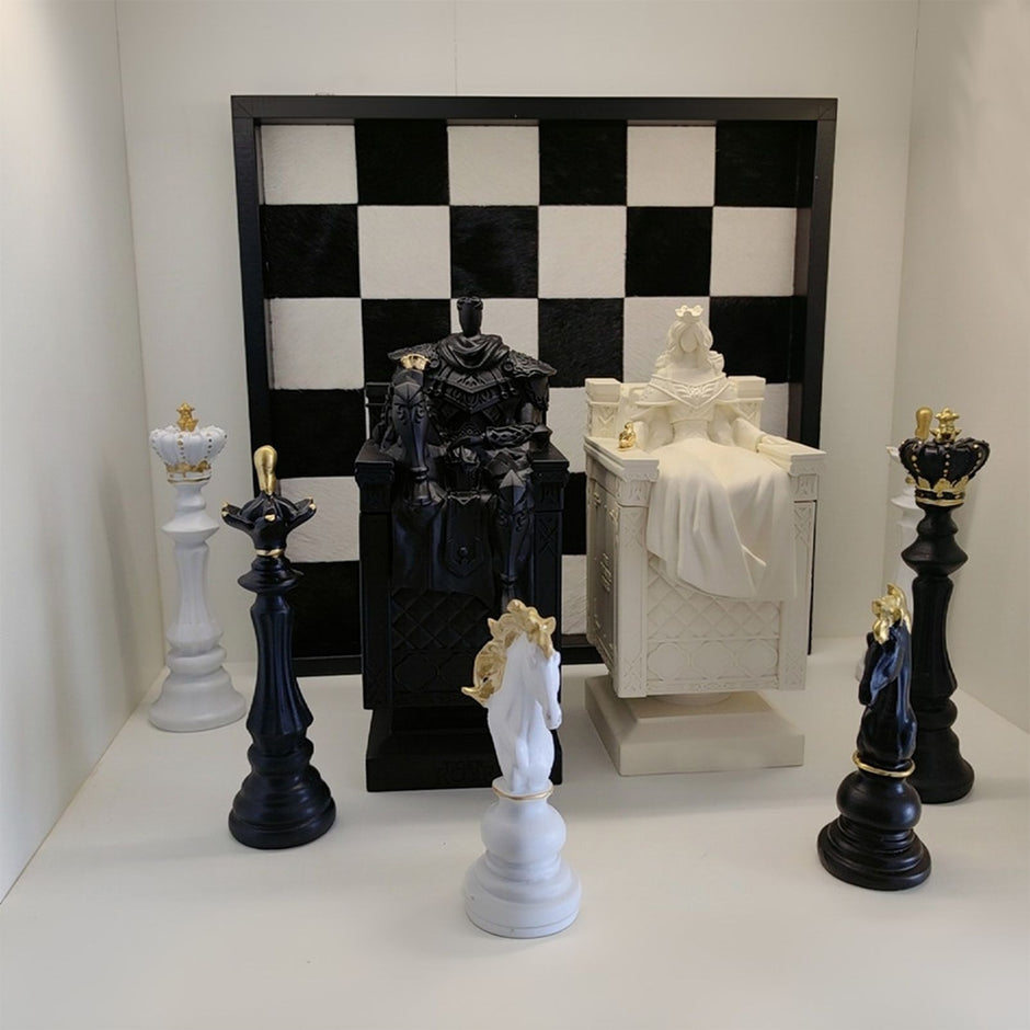 Luxury Resin Chess Piece Statues Set of 3 - King, Queen & Knight Horse Head Sculptures with Gold Trim - Classic Strategy Game Art Decor for Living Room, Study, Office & Bar Cabinet（White）