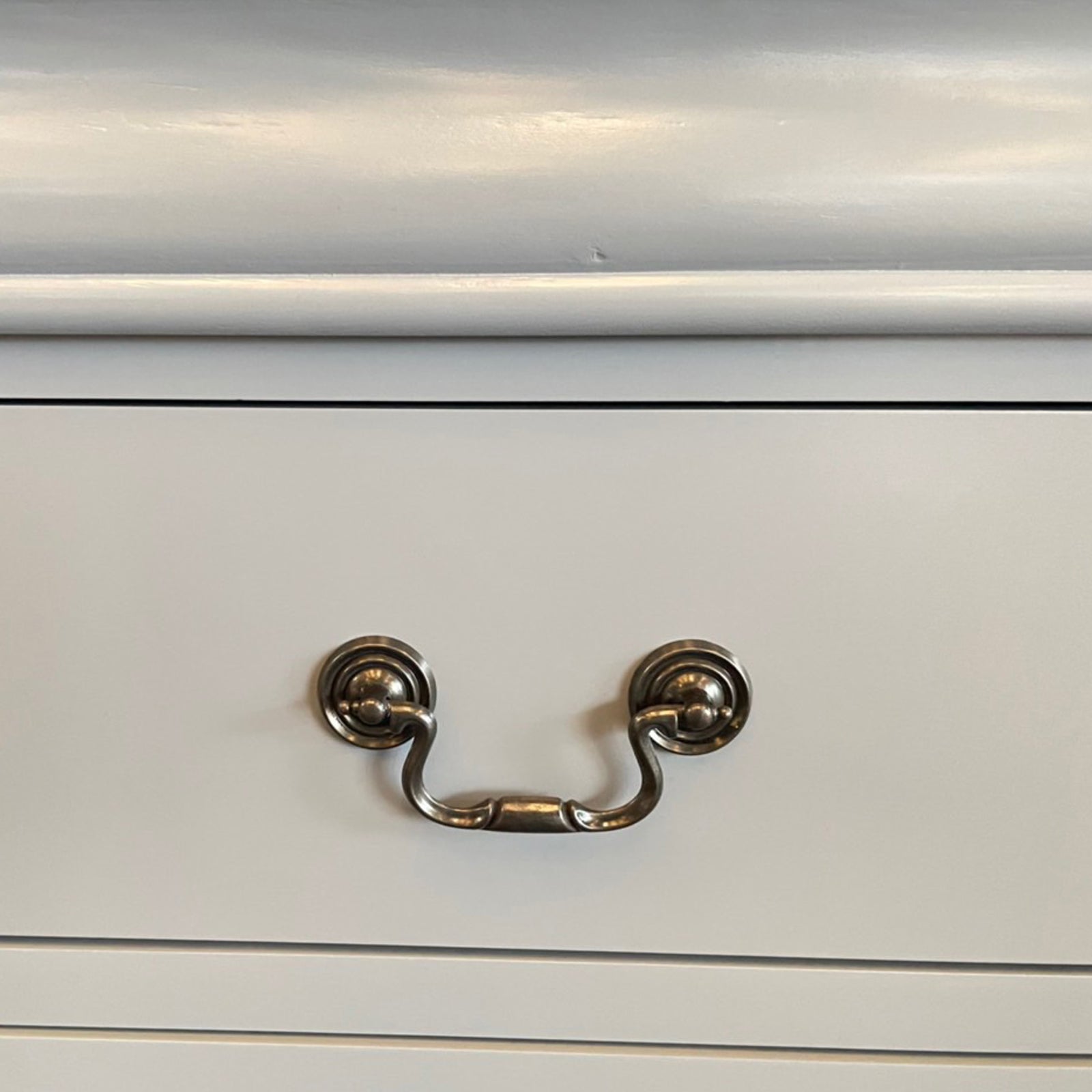 Dressing Chest with 6 Storage Drawers in Solid Wooden Mirror Metal Handles Grey Colour